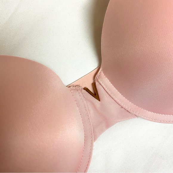 Victoria’s Secret Multi-Way Push Up Bra - Picture 2 of 4